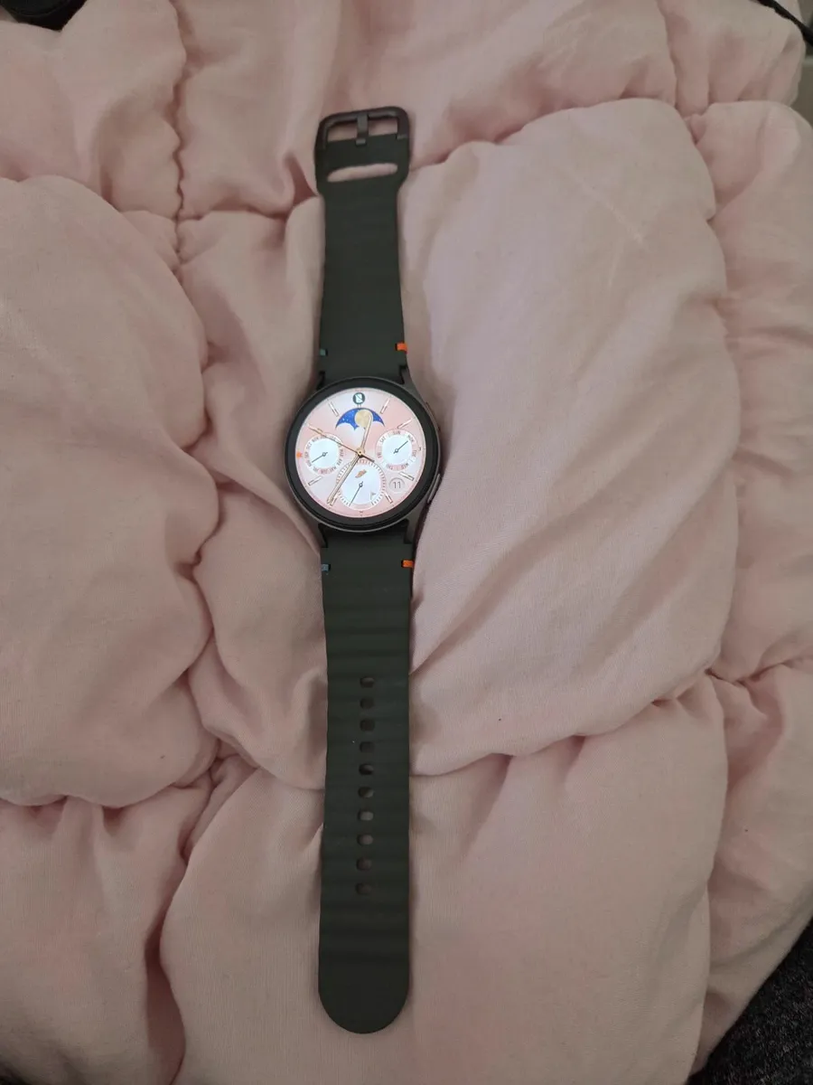 Smart watch - Image 1