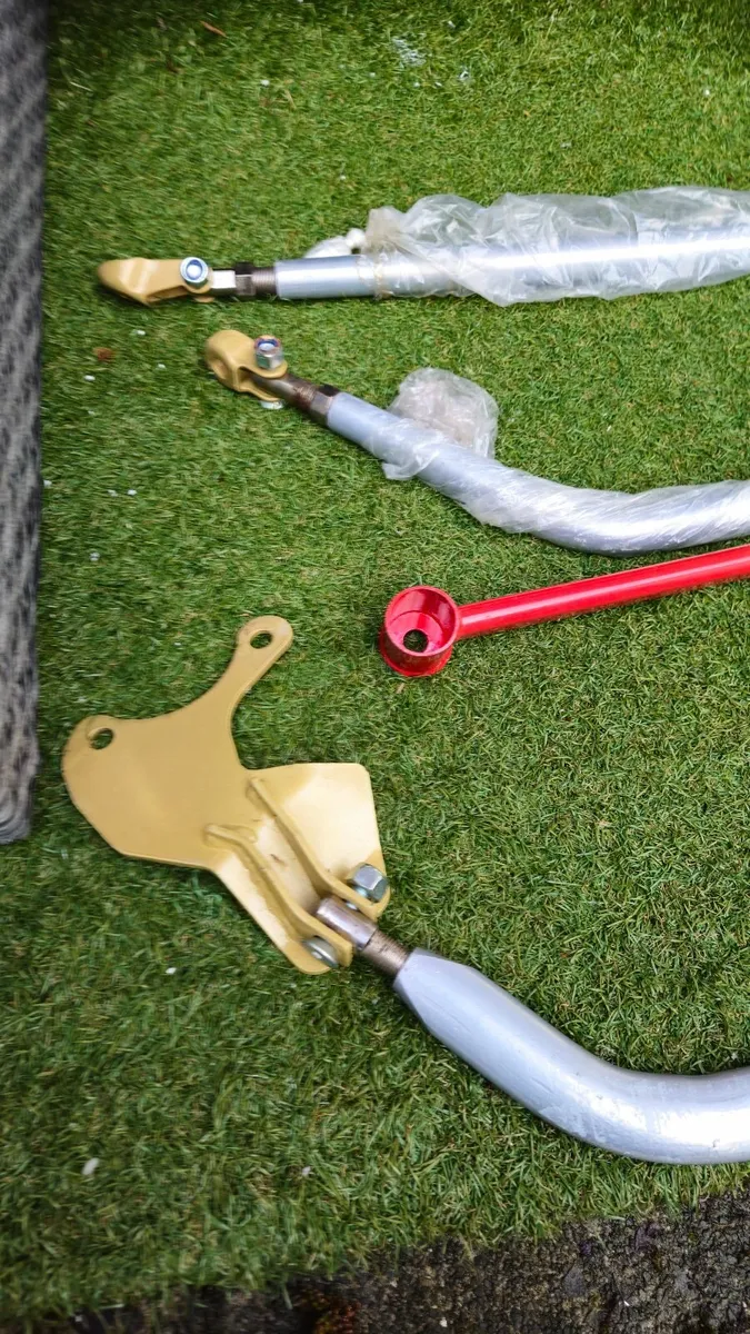FN2 type R strut braces - Image 4