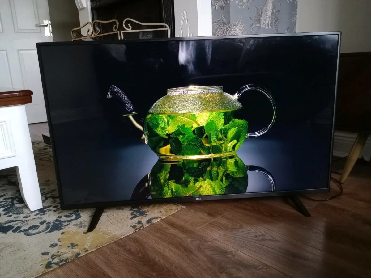 LG 43" 4K UHD SMART TV 43UN70006LA - Image 2