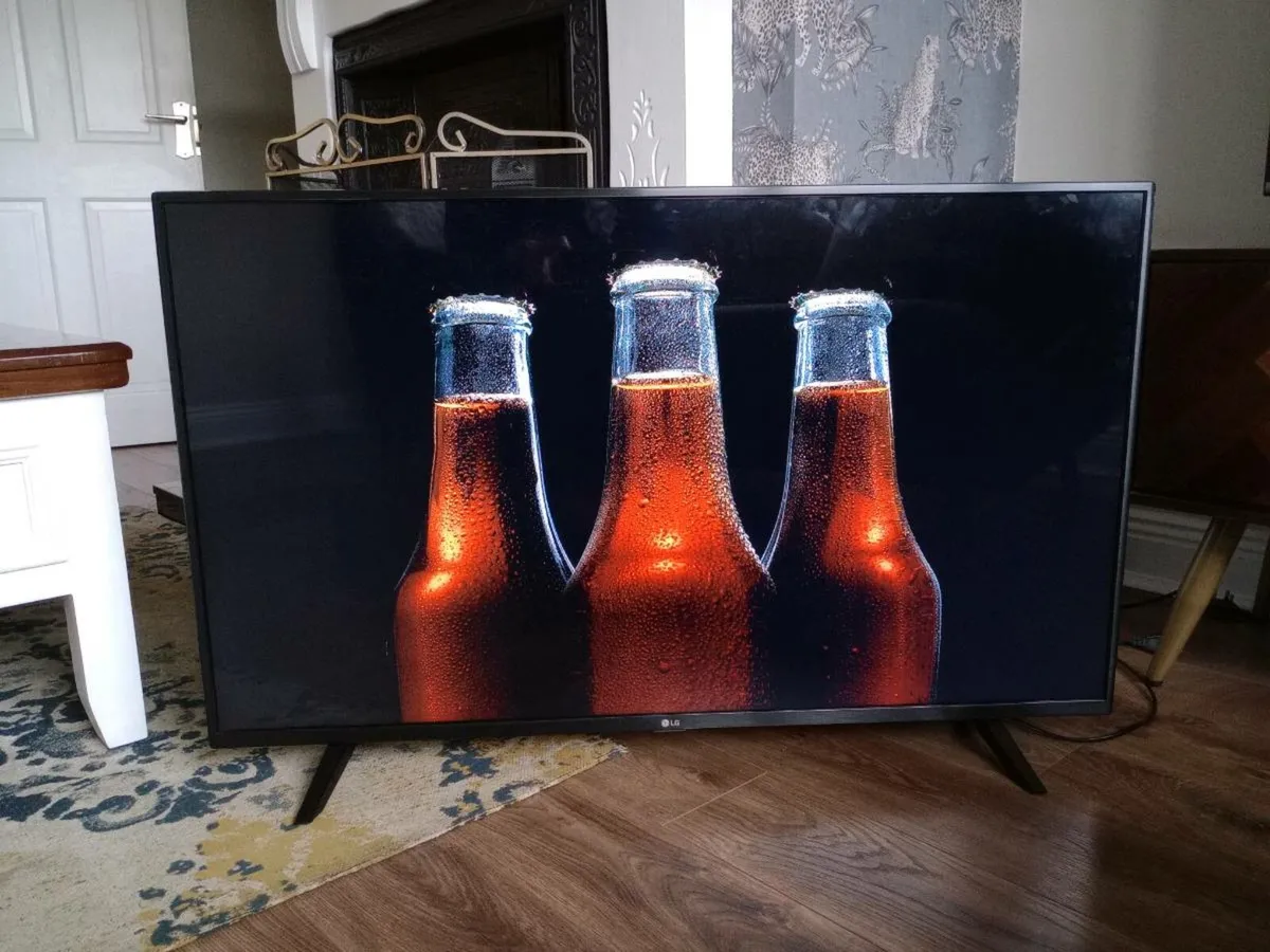 LG 43" 4K UHD SMART TV 43UN70006LA - Image 3