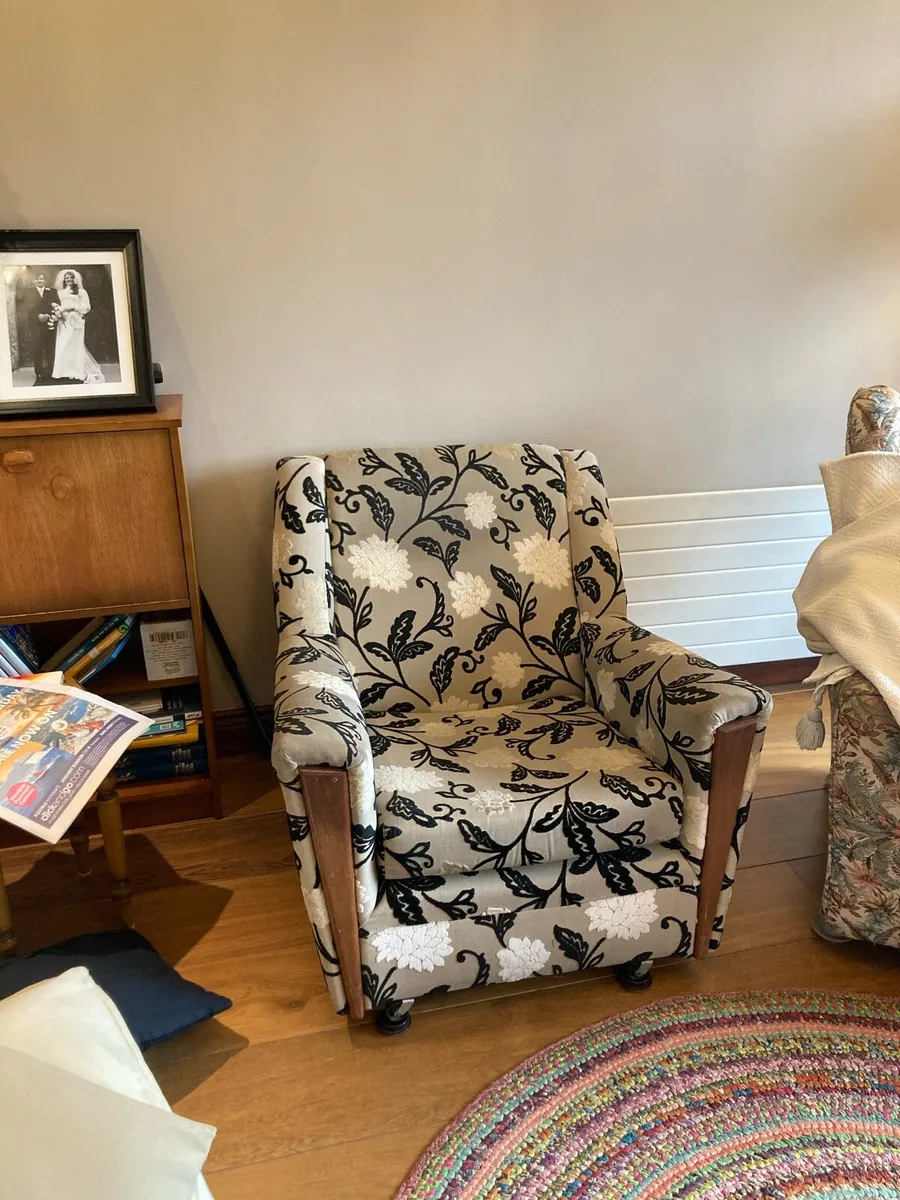 Suite of furniture - Image 4