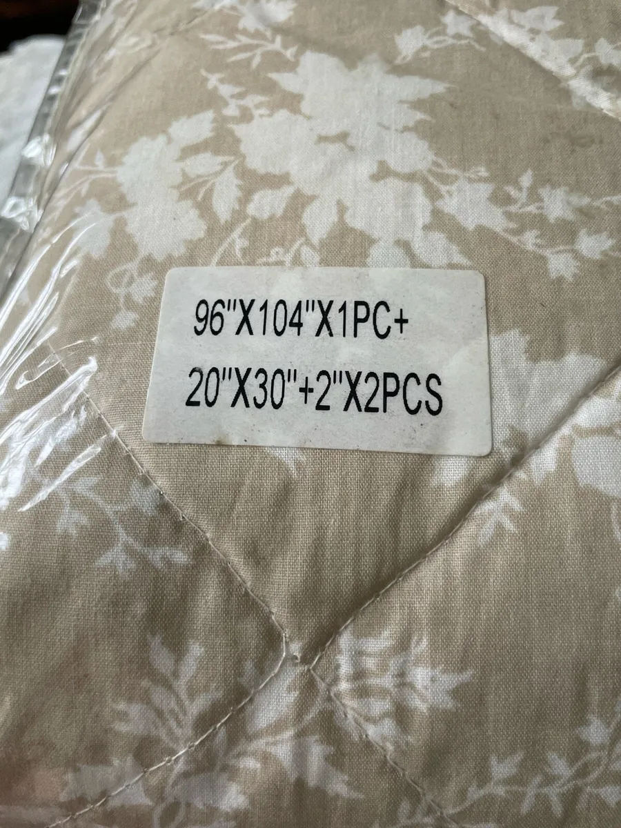 Brand New Double Bedspread + 2 Pillow Shams - Image 3