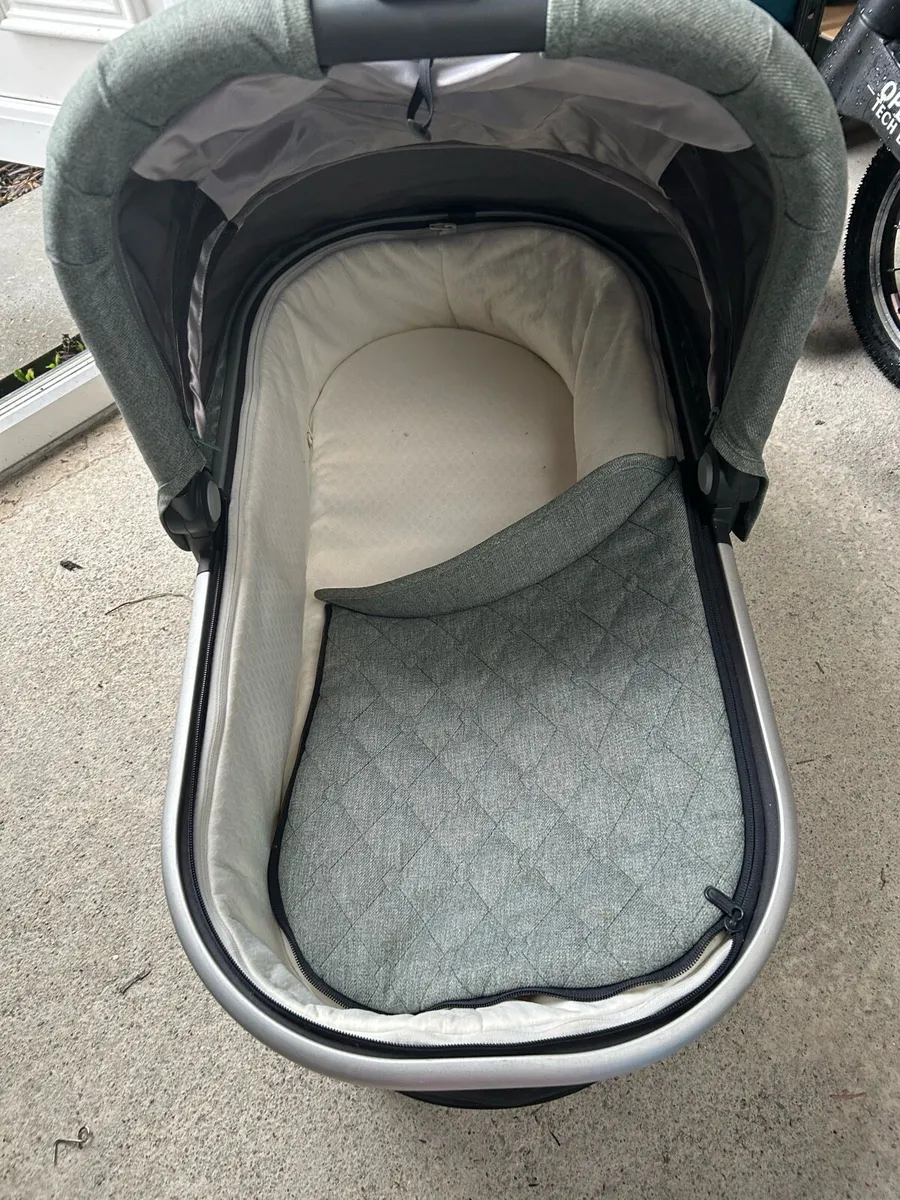Uppabay Vista Bassinet - Image 1