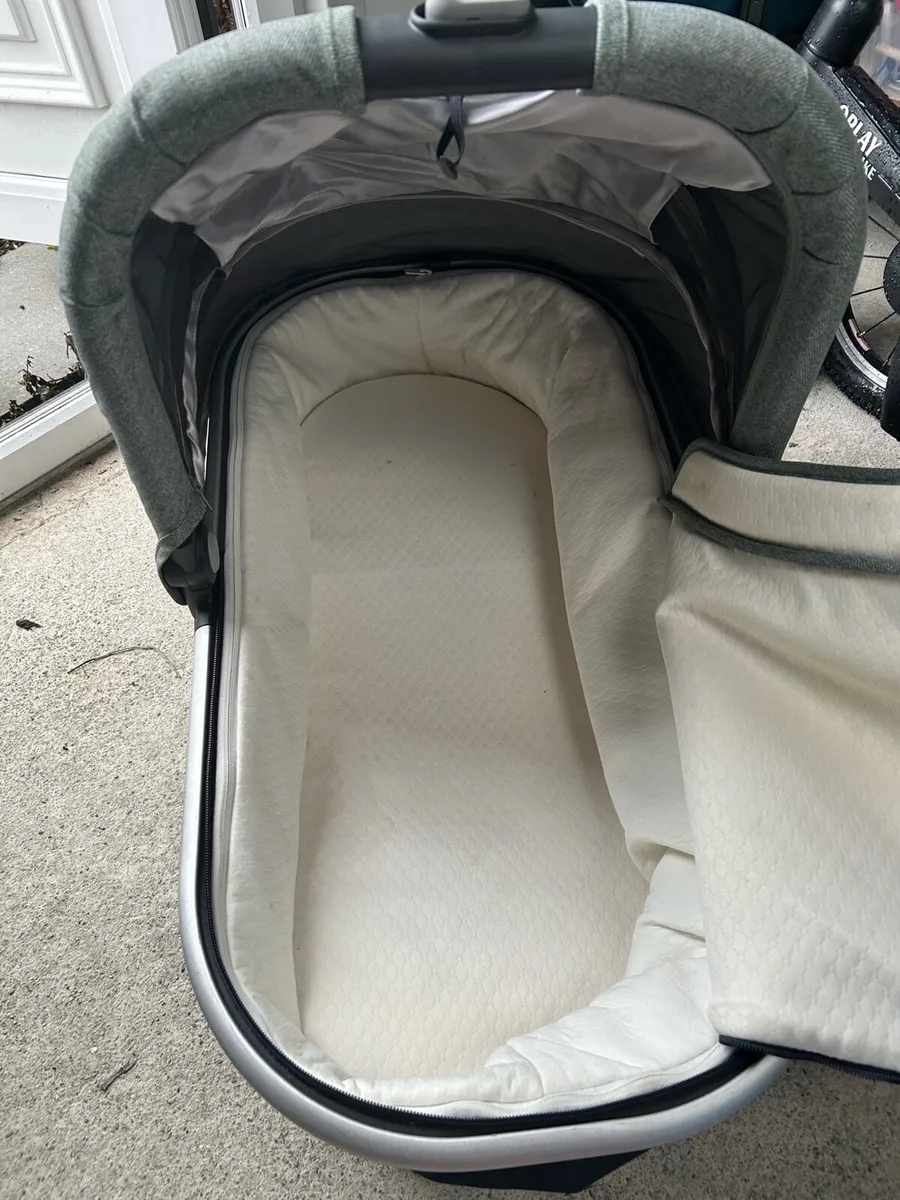 Uppabay Vista Bassinet - Image 3