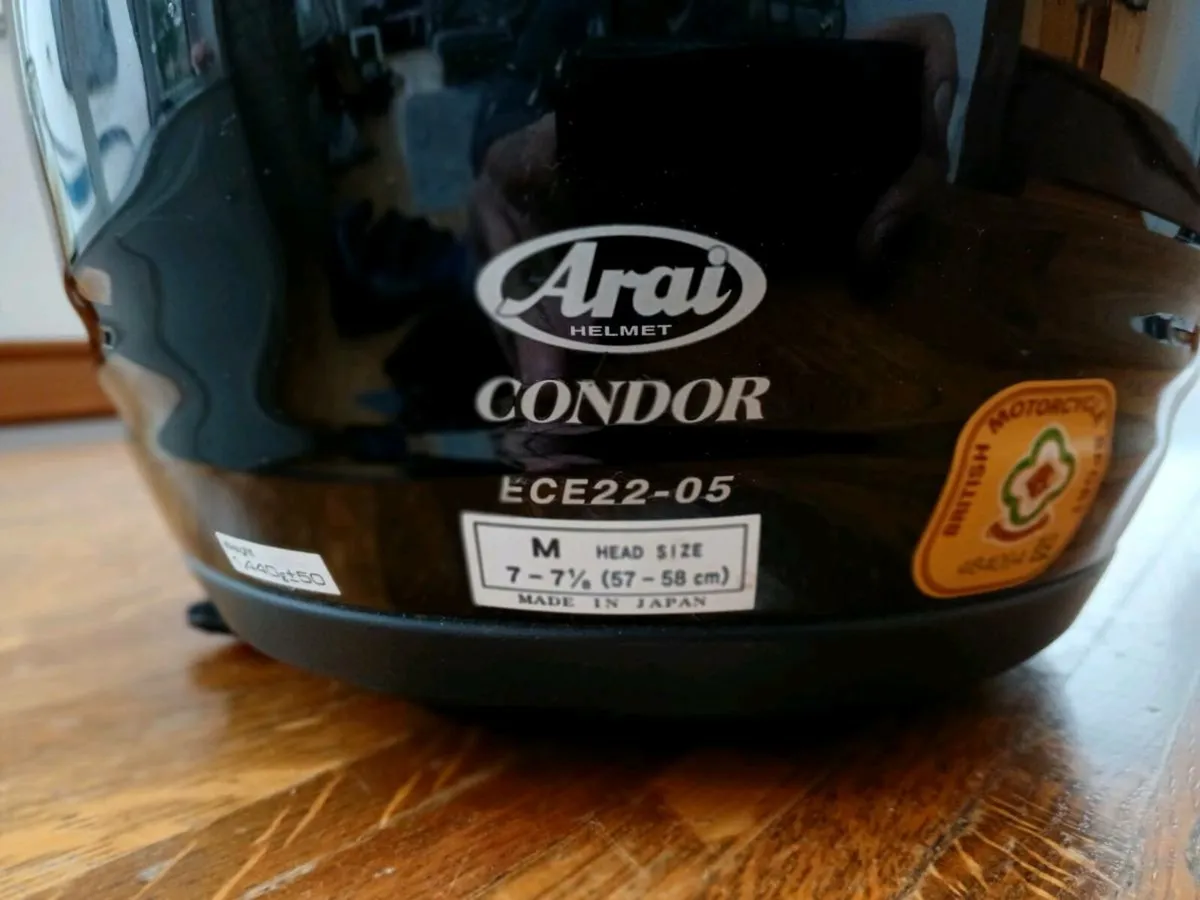 Arai helmet and motorcycle gear - Image 2