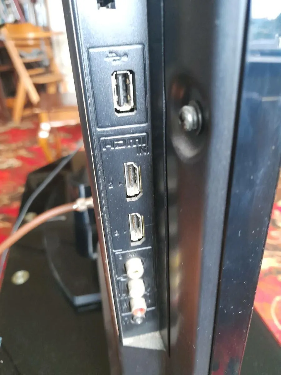 TV and Stand - Image 4