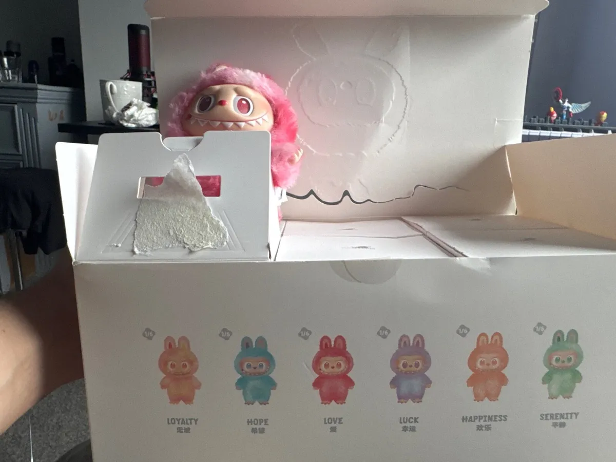 Original Labubu Big Into Energy - Image 2