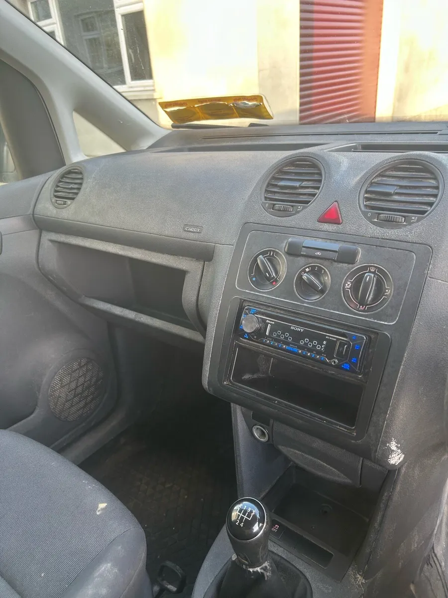 Volkswagen Caddy - Image 3