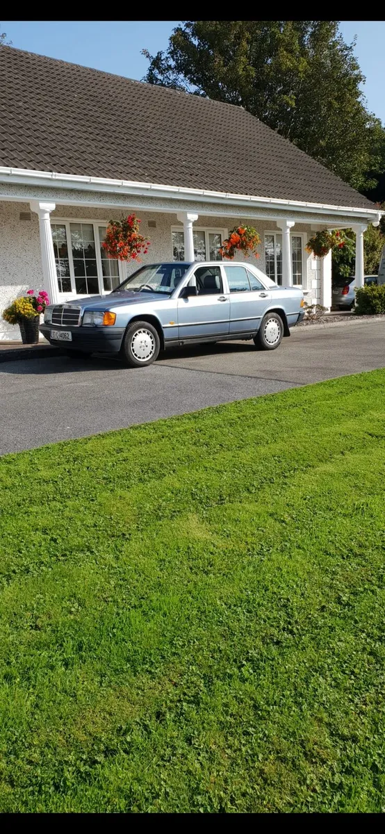 Mercedes 190E 2.6 - Image 1