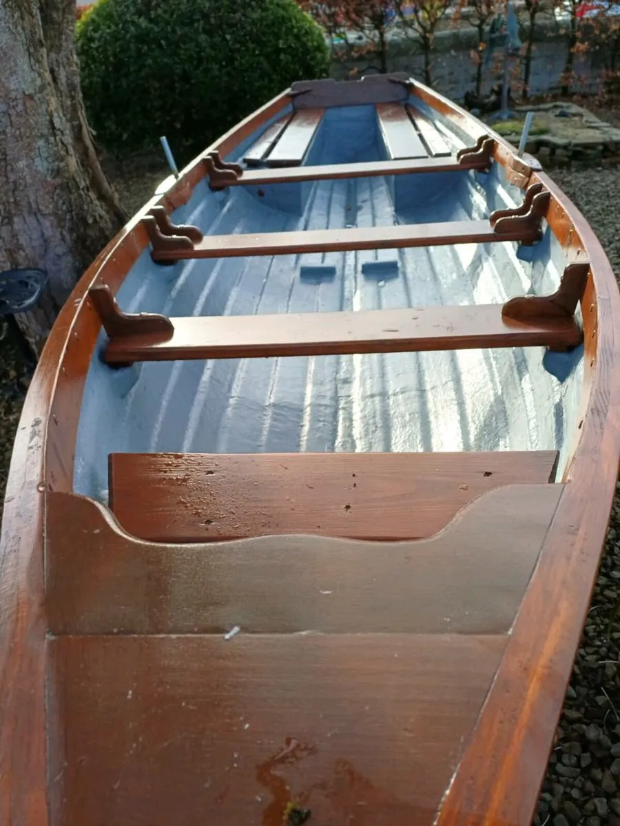 18 ft lake boat. - Image 4