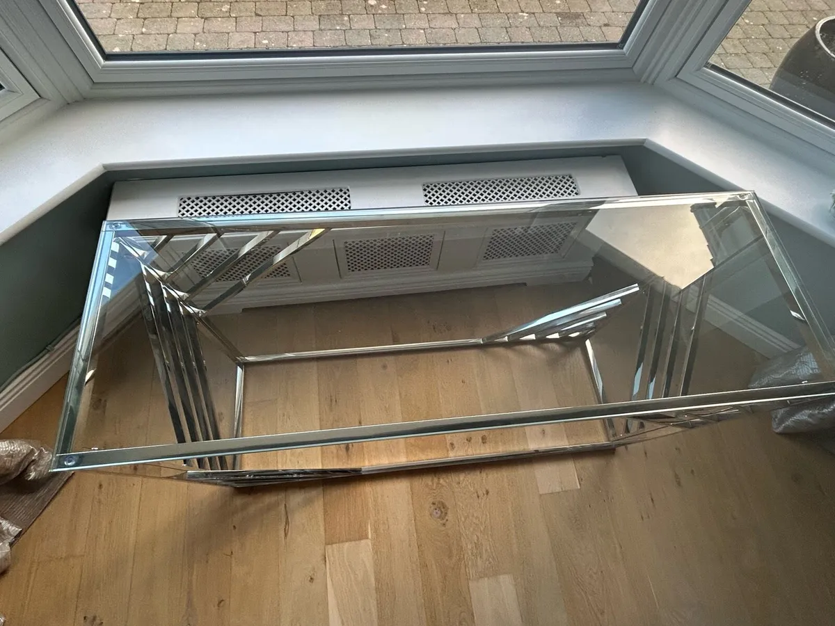 Console Table - Image 4