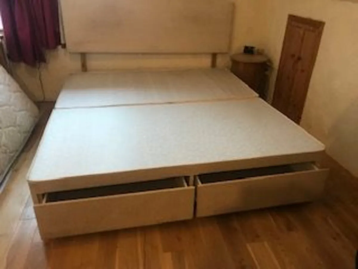 Bedroom furniture - Image 1