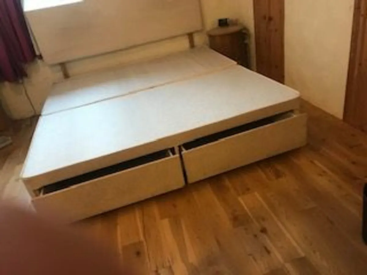 Bedroom furniture - Image 4