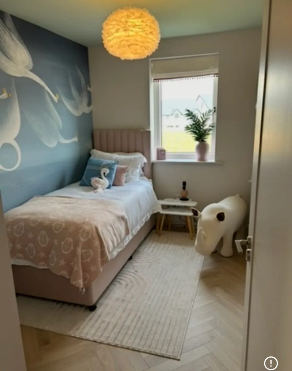 Furniture items from showhouse - Image 2