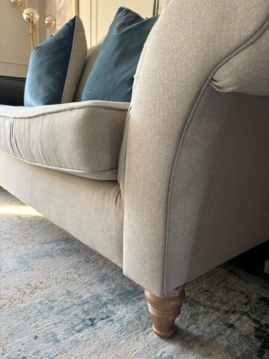 Suite of furniture - Image 4