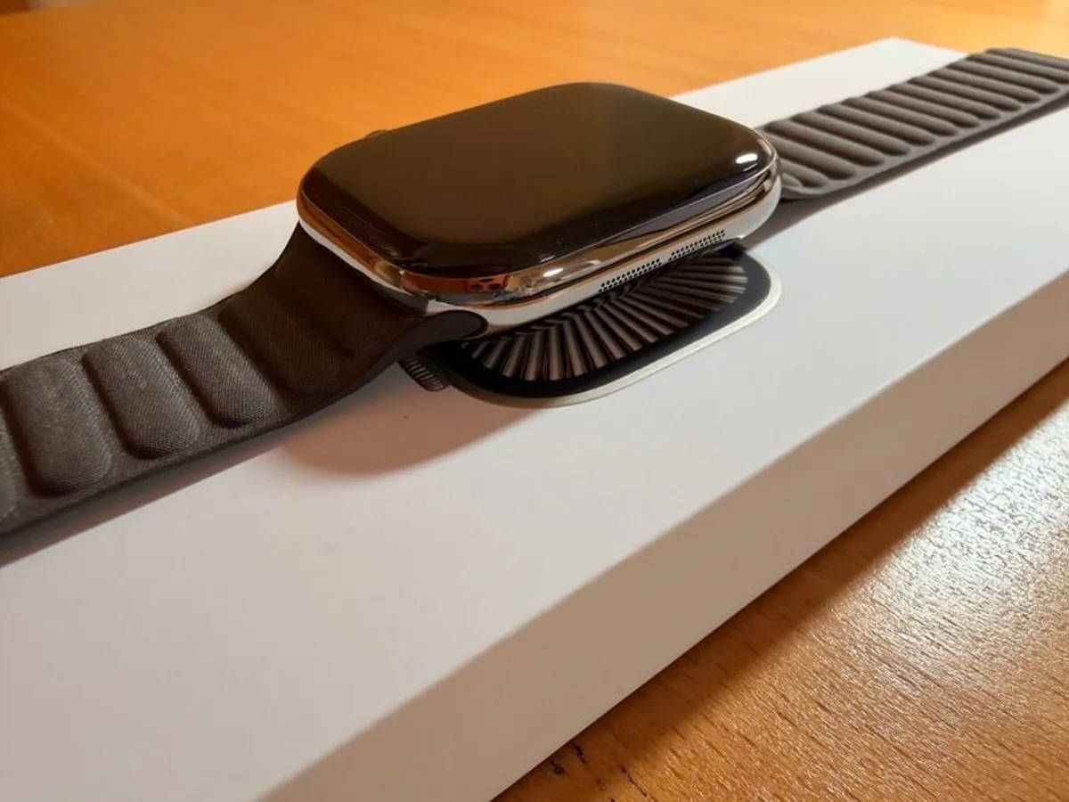 Apple Watch 10 Titanium 46mm - Image 3