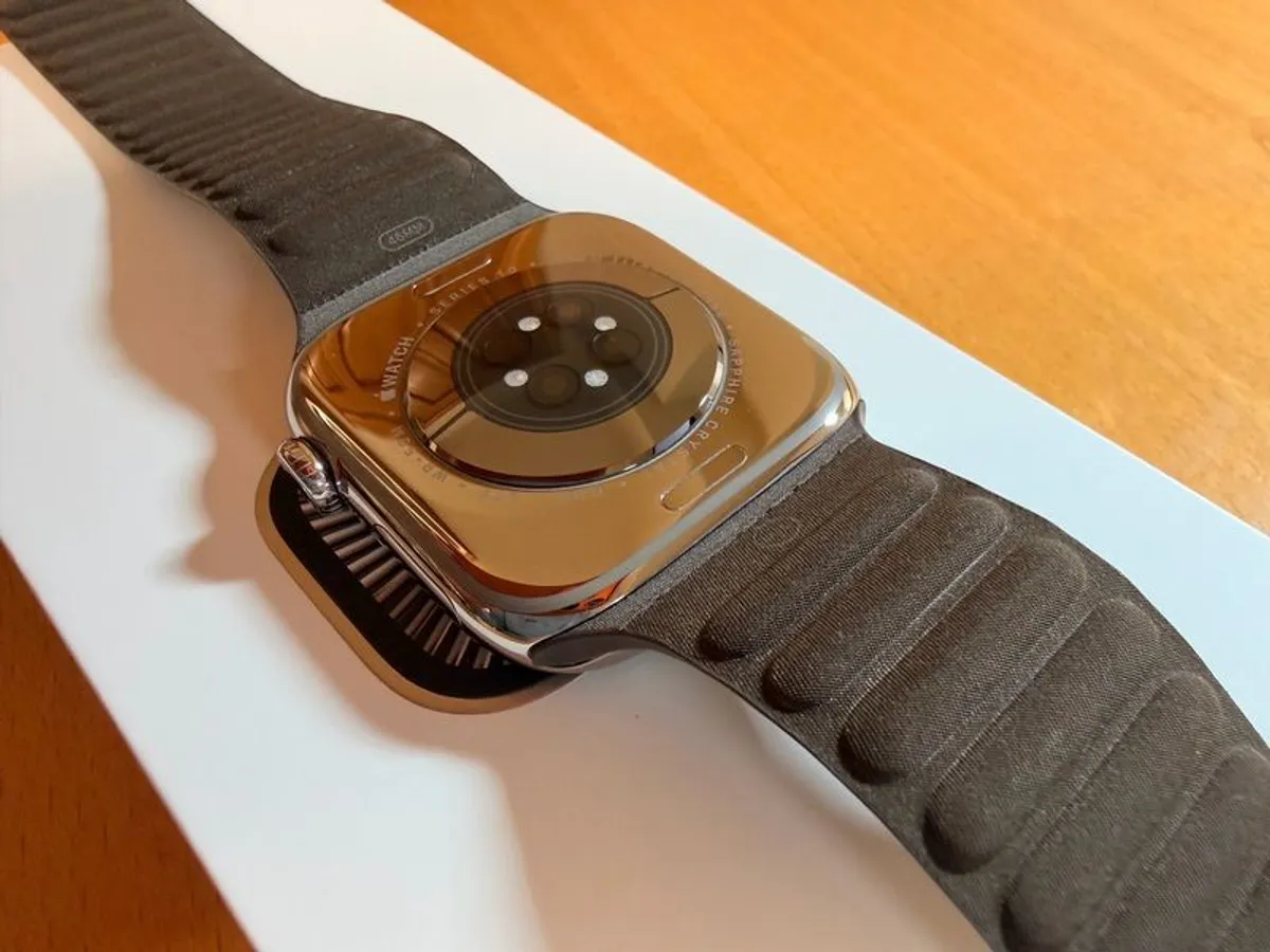 Apple Watch 10 Titanium 46mm - Image 4