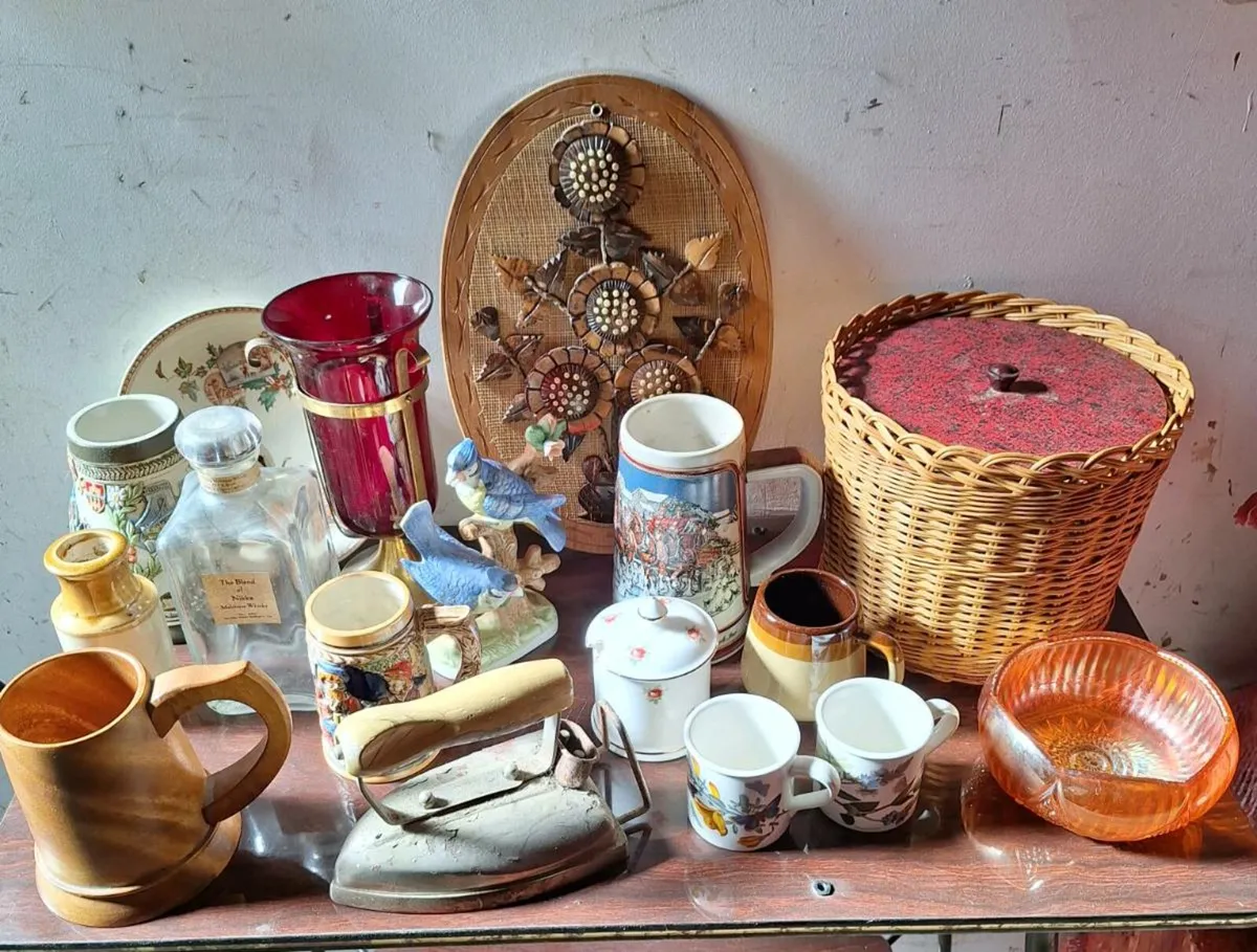 Selection of vintage items as per photos - Image 1