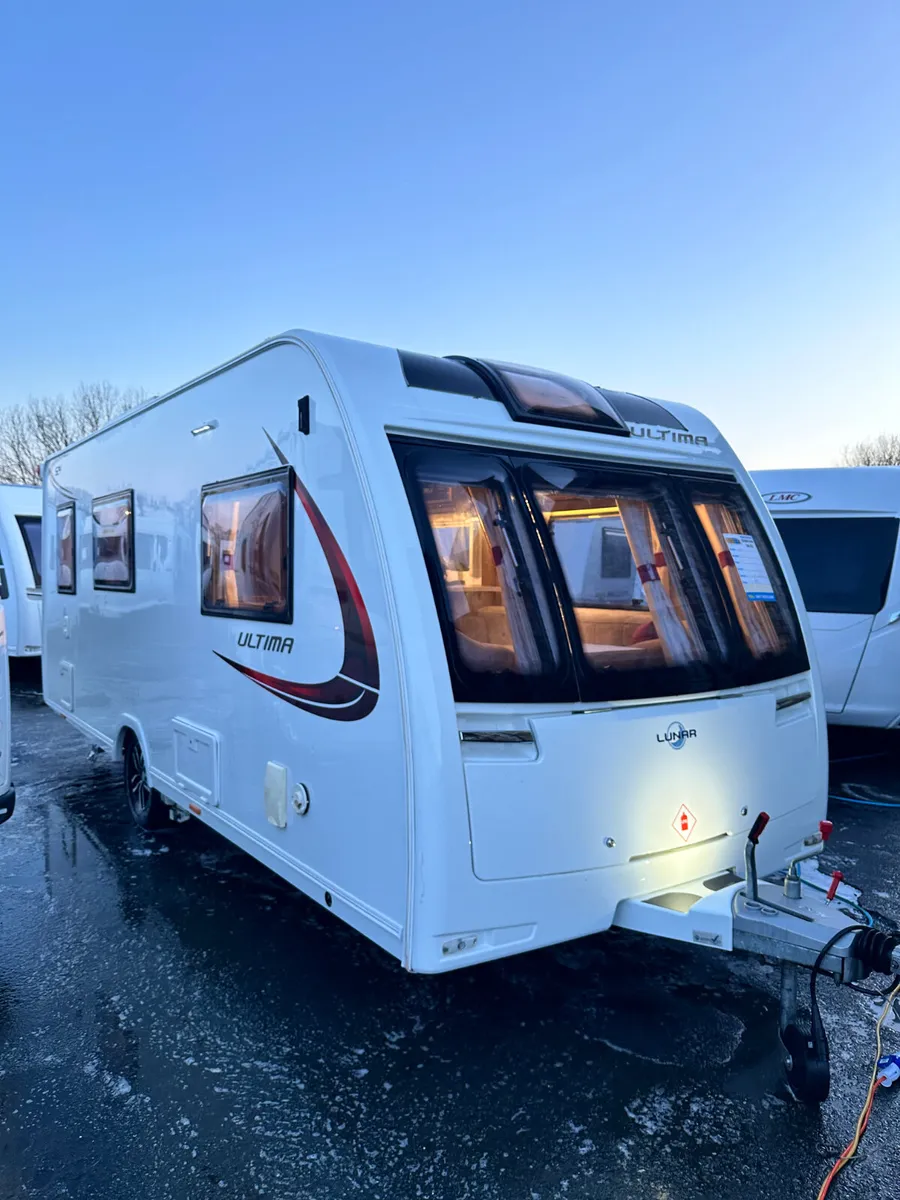 ✨STUNNING 2018 LUNAR ULTIMA 4 BERTH ✨ - Image 1