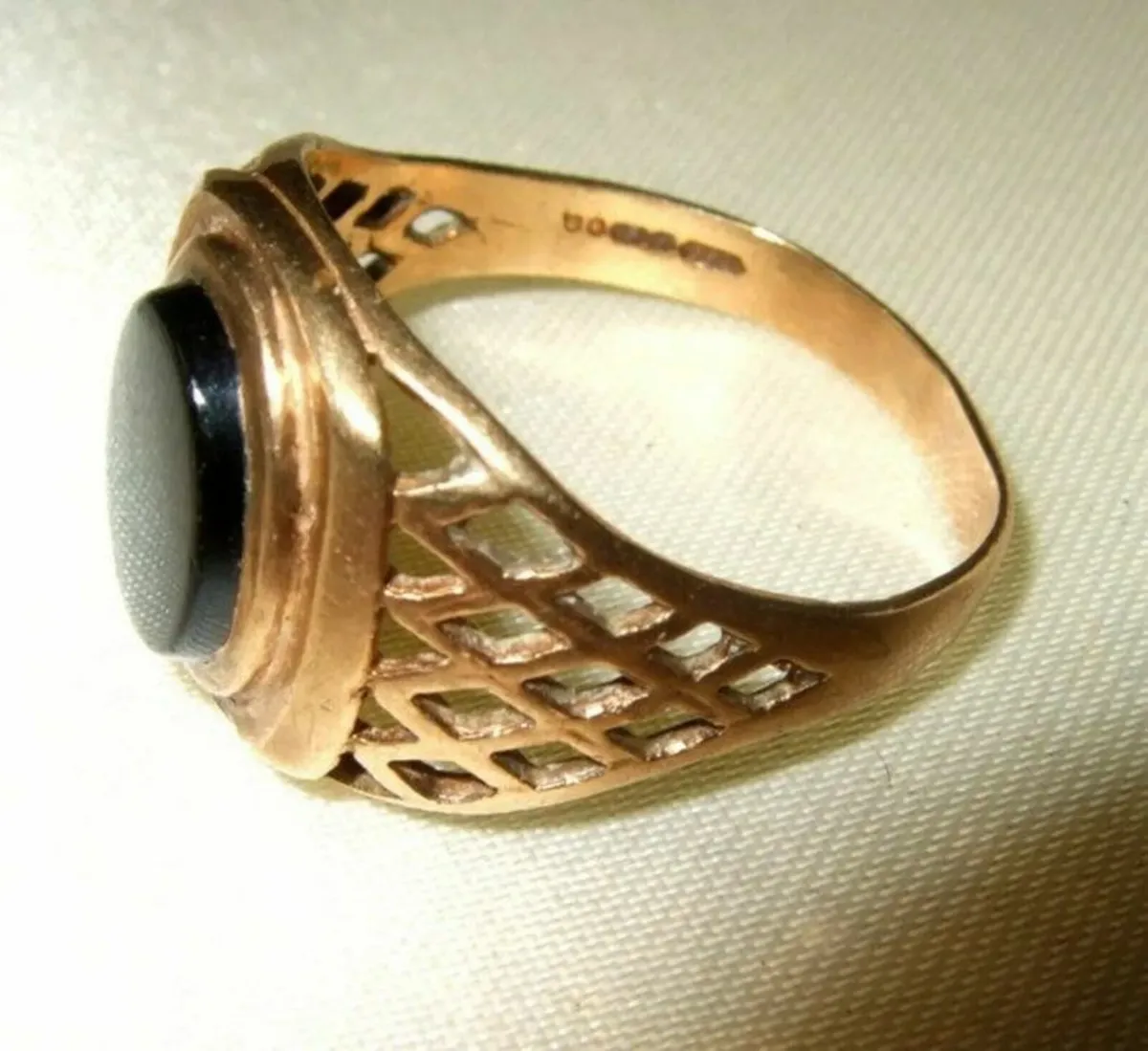 Vintage Gentlemans Signet Ring - Image 3