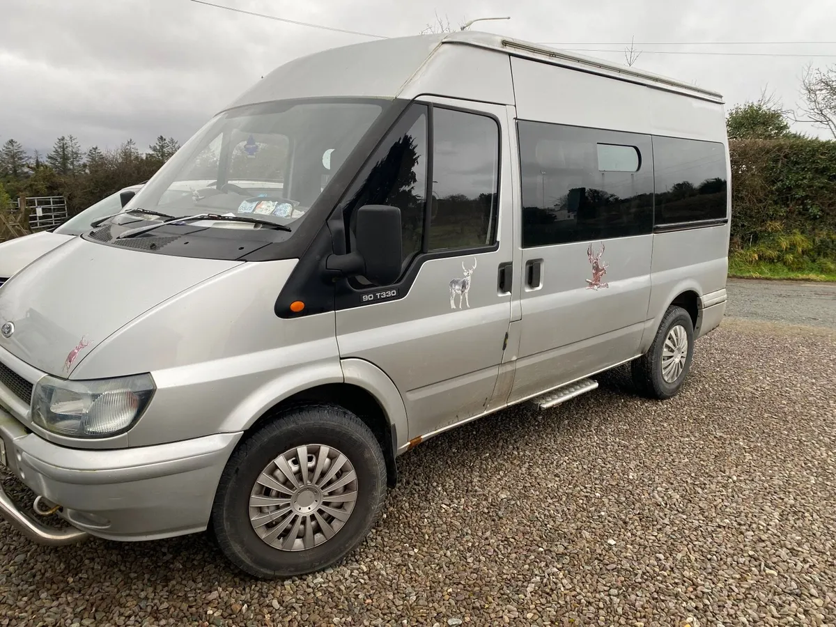 Camper van and camping trailer - Image 3