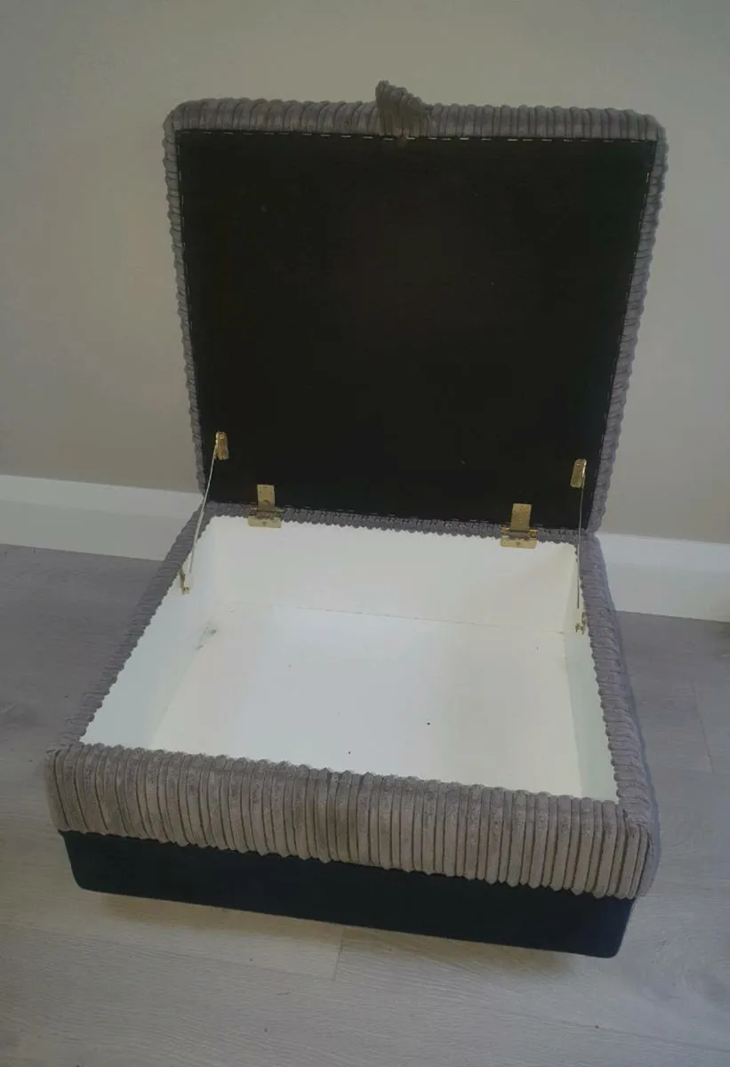 Free Pouffe/Footstool - Image 2