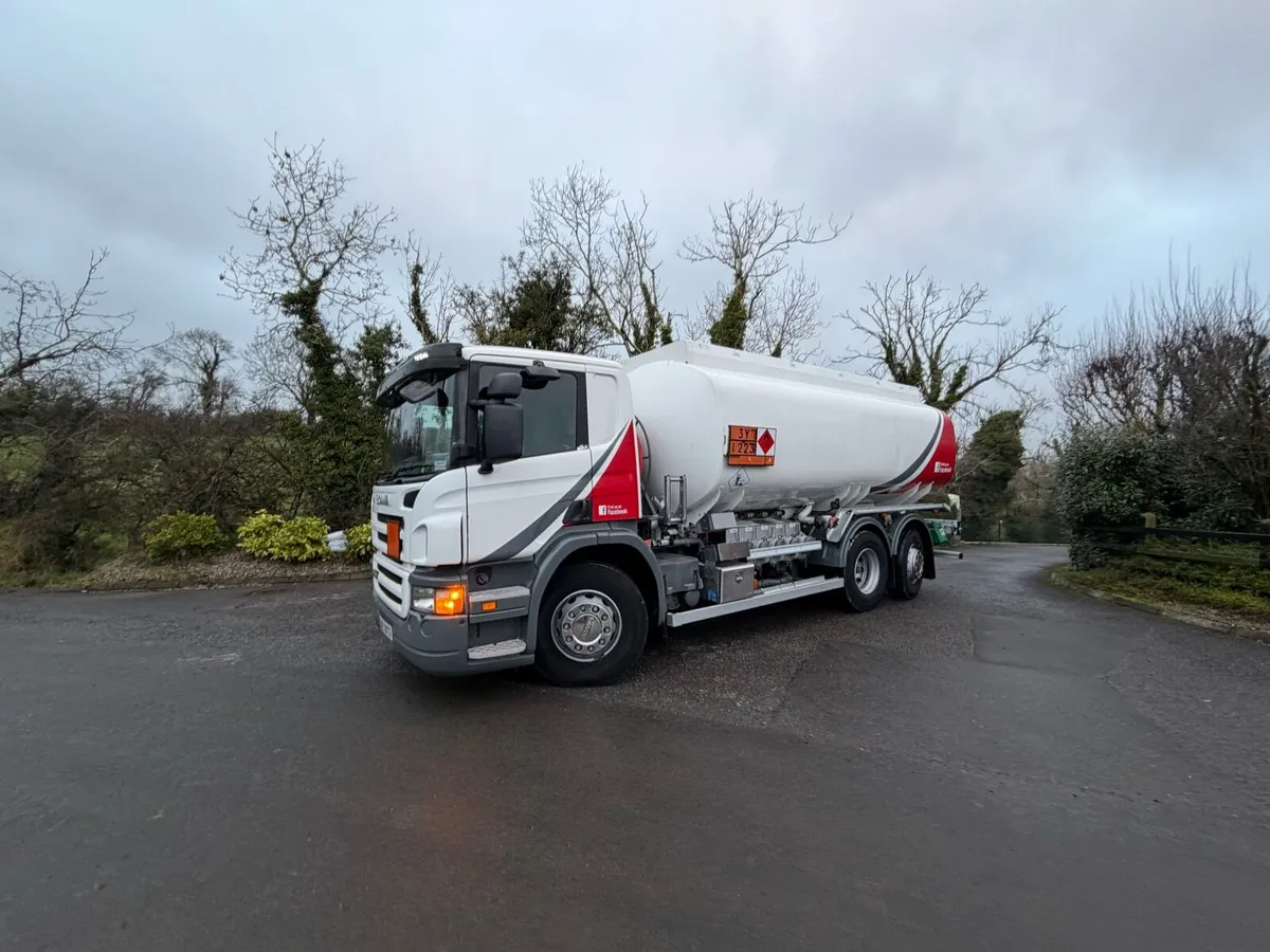 2009 SCANIA P310 FUEL OIL TANKER - Image 2