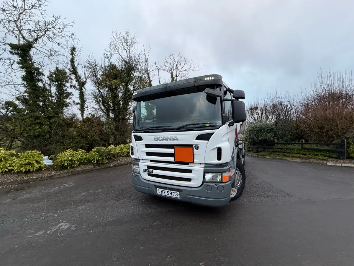 2009 SCANIA P310 FUEL OIL TANKER - Image 3
