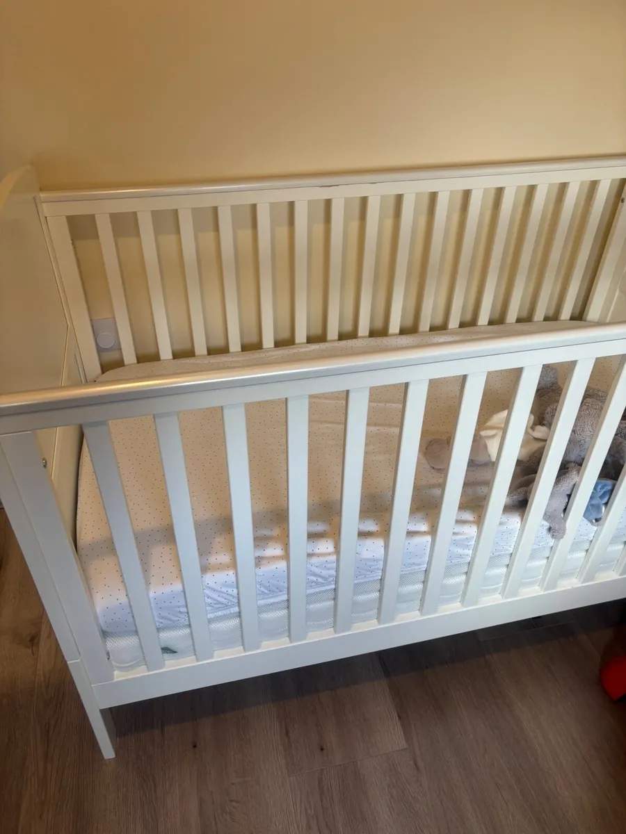 Cot bed including mattress perfect condition - Image 3
