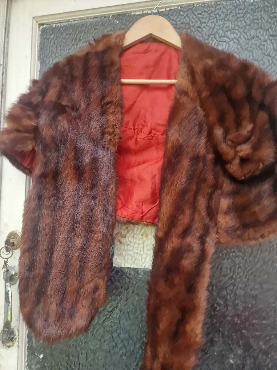 Vintage real mink brown cape (postage included) - Image 1