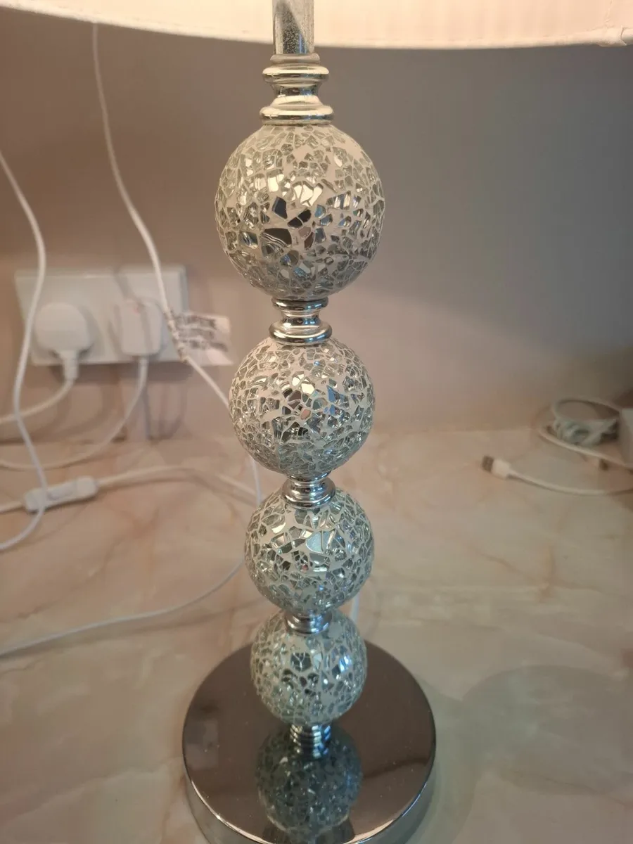 2 Bedside Lamps - Image 2