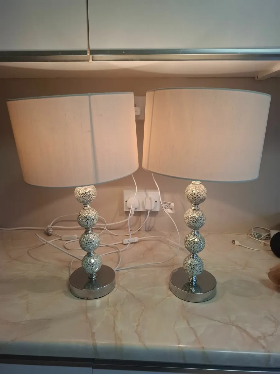 2 Bedside Lamps - Image 1