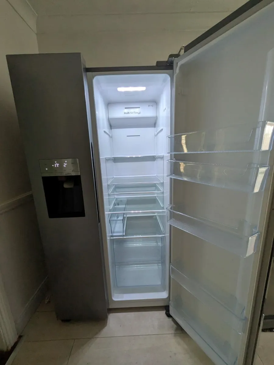 Fridge/freezer - Image 2