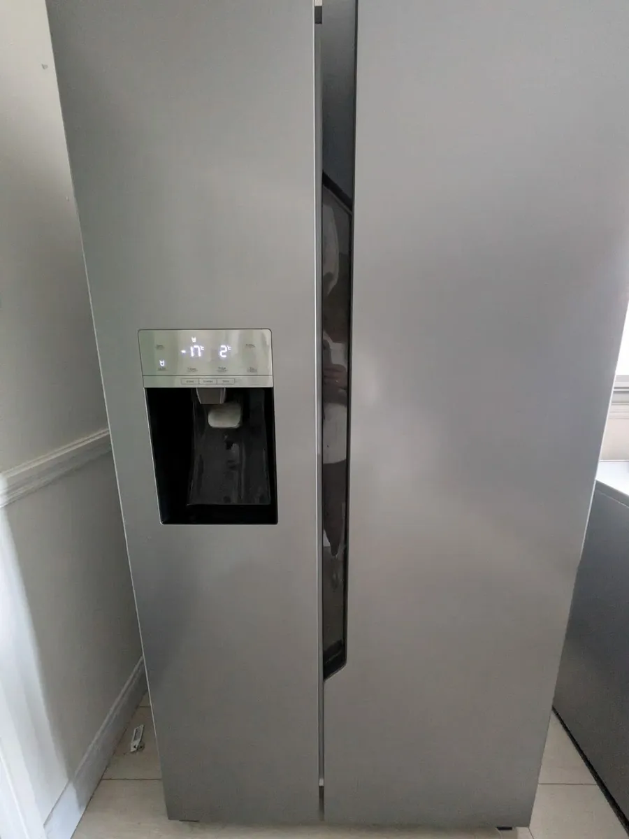 Fridge/freezer - Image 1