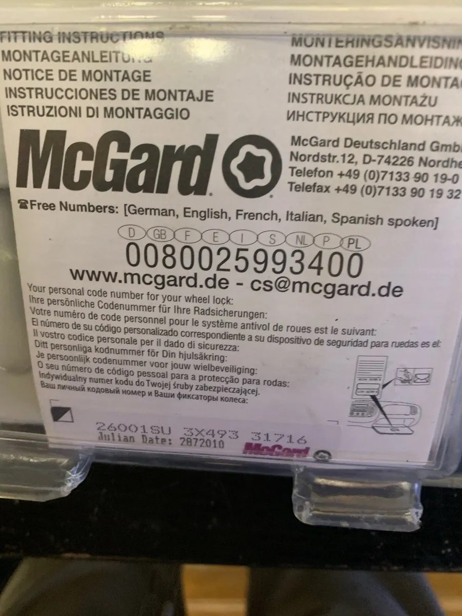 Locking wheel bolts - Image 4