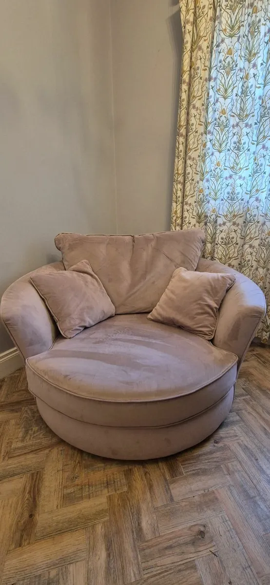 Swivel Chair - Image 4