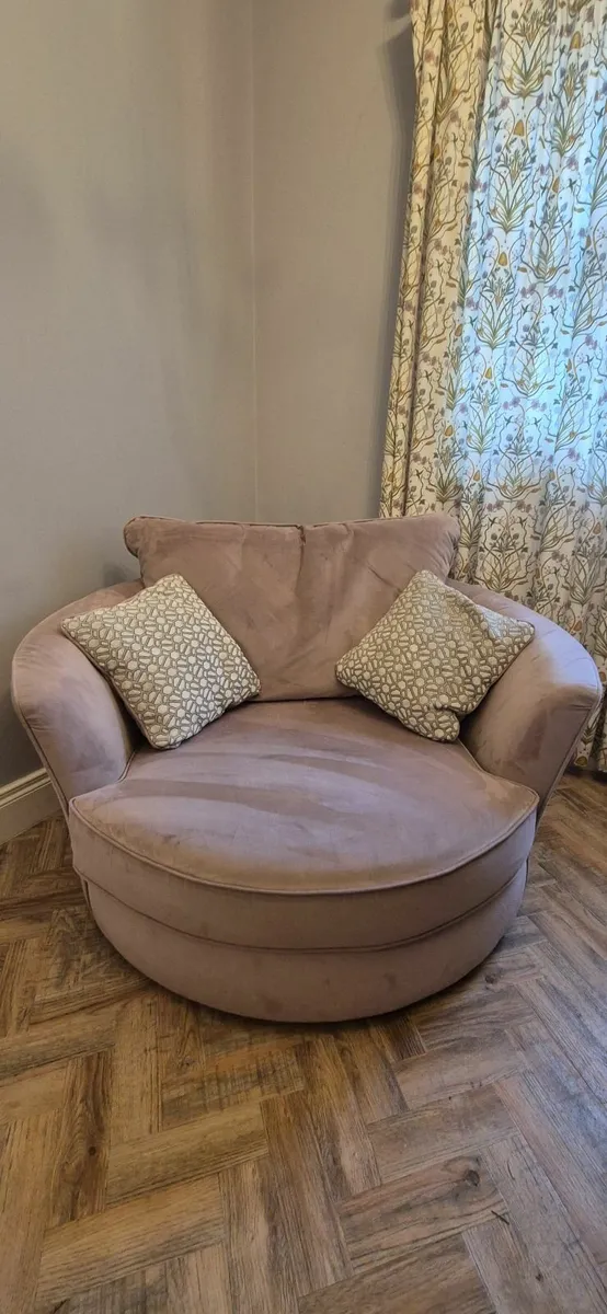 Swivel Chair - Image 1