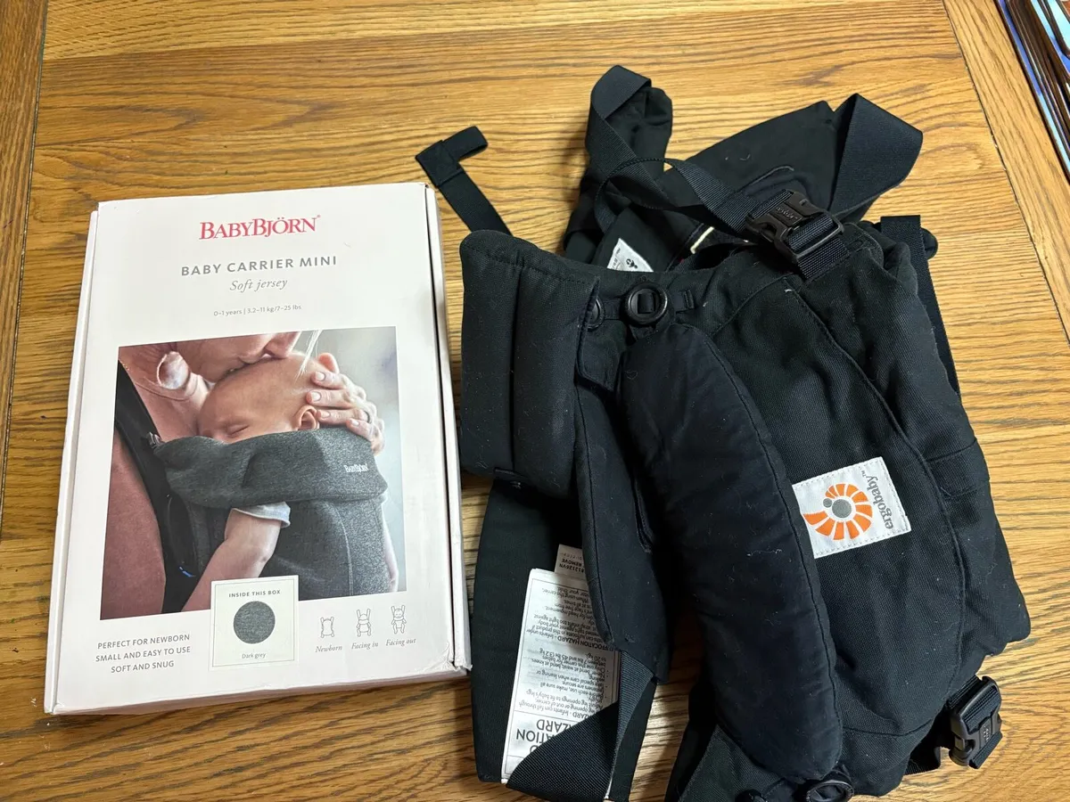 Baby changing/ feeding accessories - Image 1