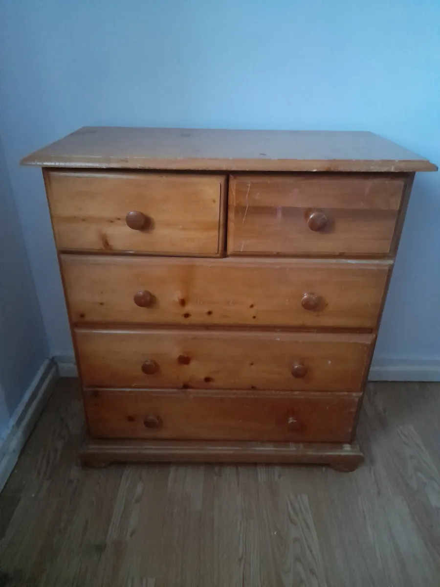 Chest of drawers