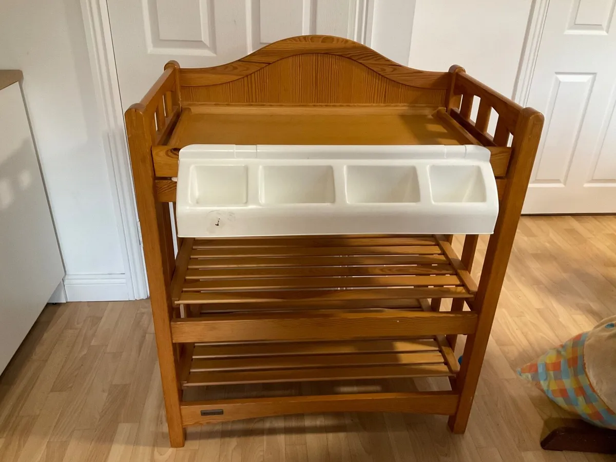 Baby changing unit - Image 1