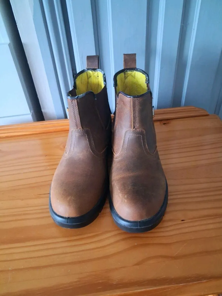 Fort Regent Steel Toe Work Boots size 11 - Image 1