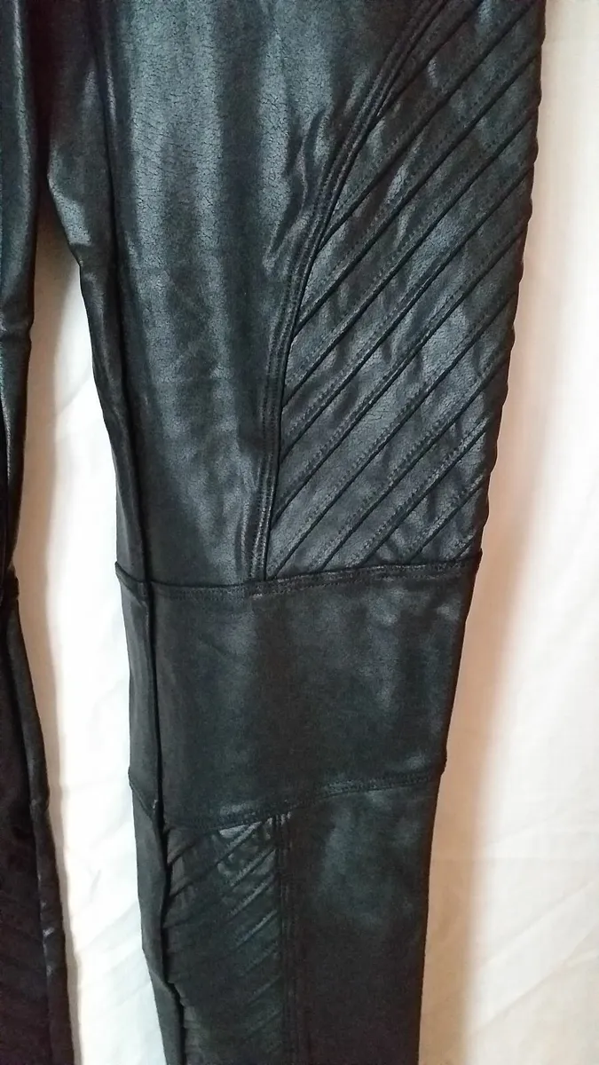 SPANX PANTS-BLACK-MEDIUM. - Image 2