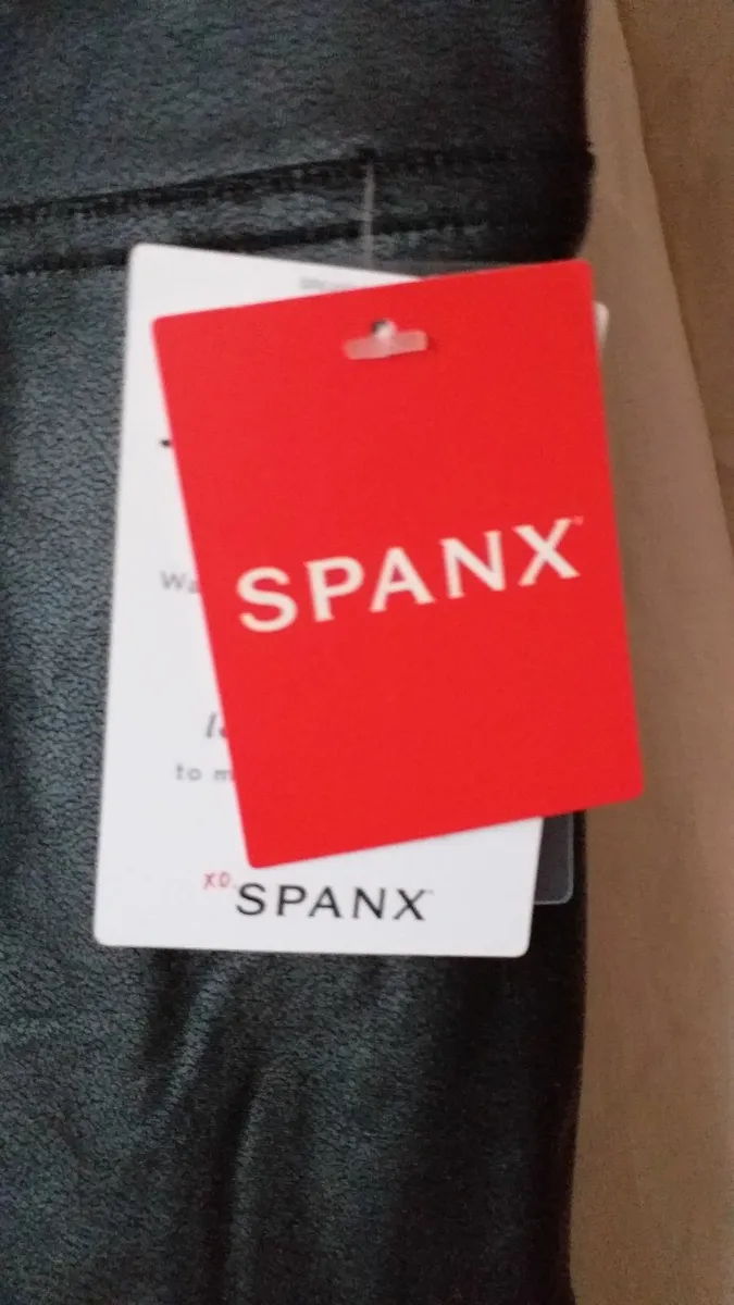 SPANX PANTS-BLACK-MEDIUM. - Image 3