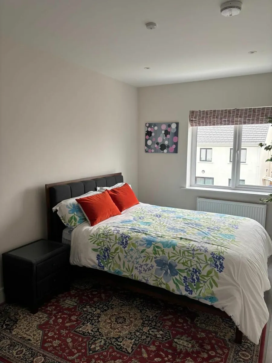 Bed and side drawer - Image 3