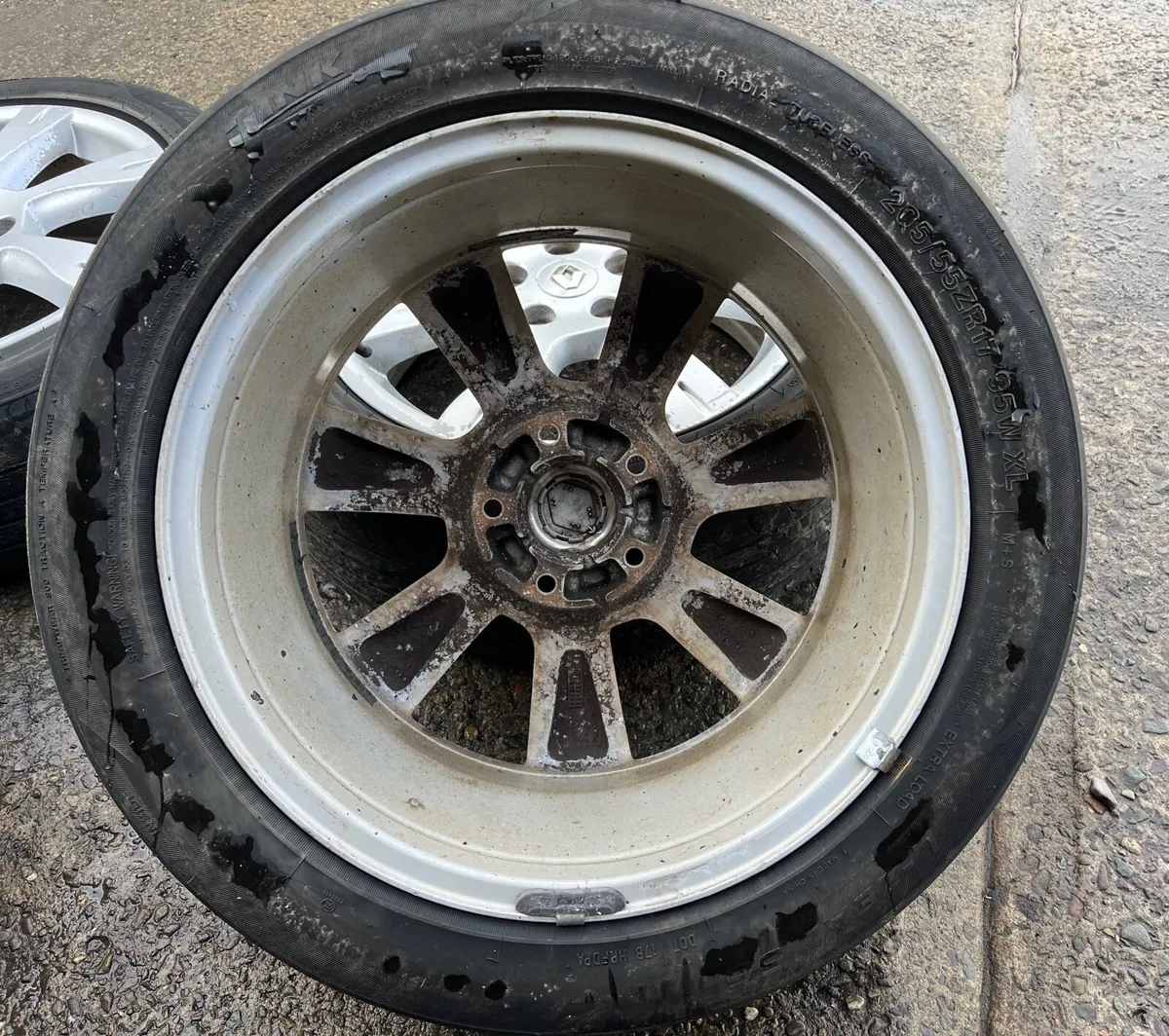 17’’ Renault Alloy Wheels - Image 3