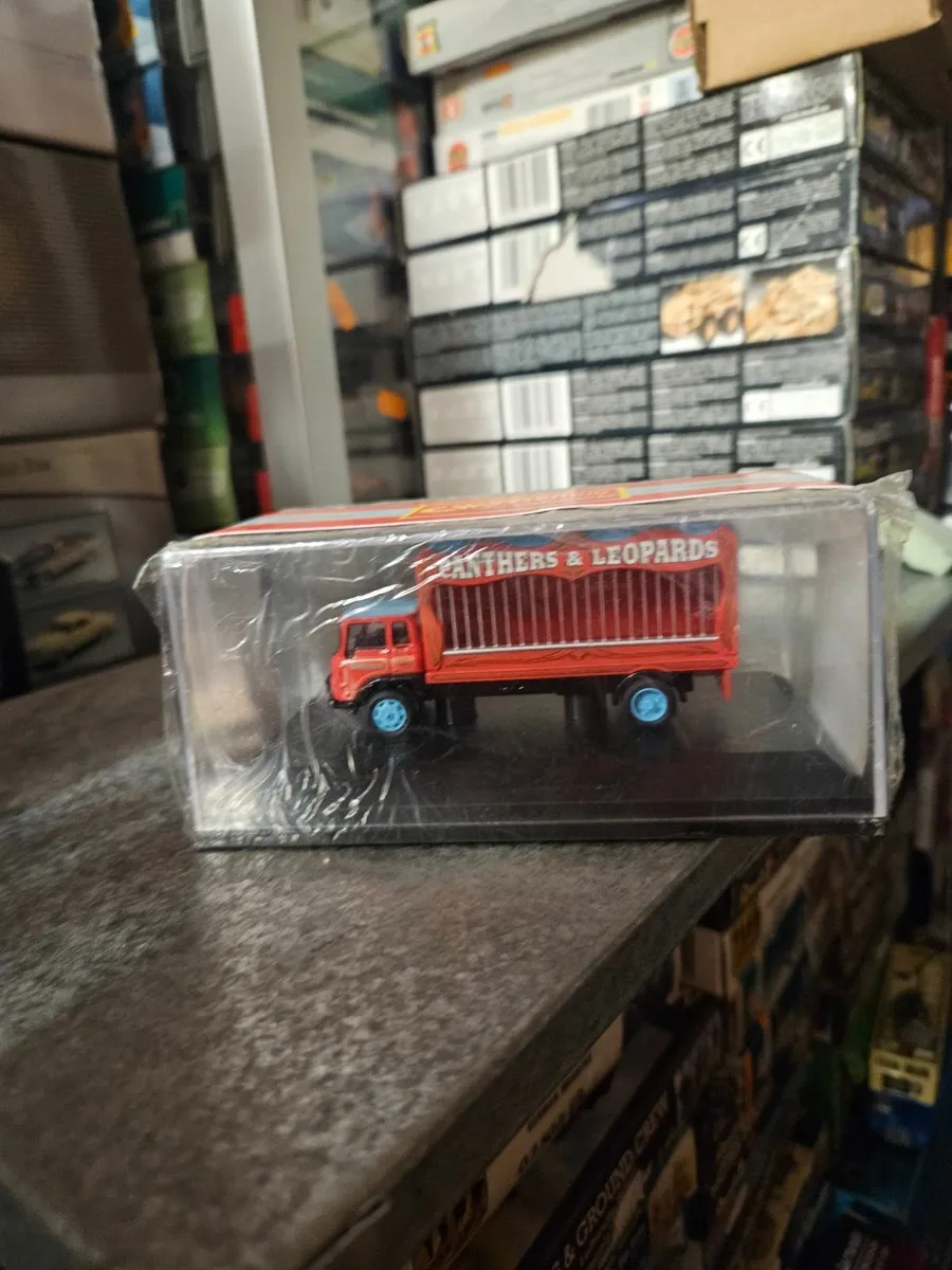 Corgi Oxford Chipperfields Circus Truck