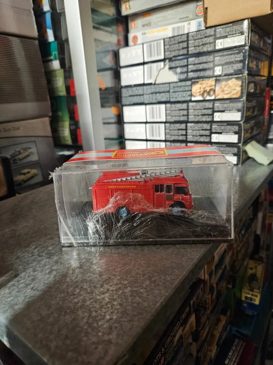 Corgi Oxford Chipperfields Circus Fire Engine