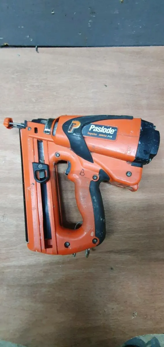 Paslode im65a Angled Second fix Nailer - Image 2