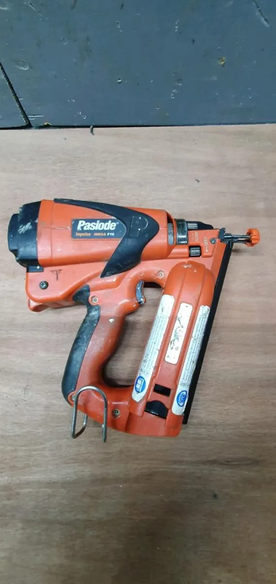 Paslode im65a Angled Second fix Nailer - Image 3