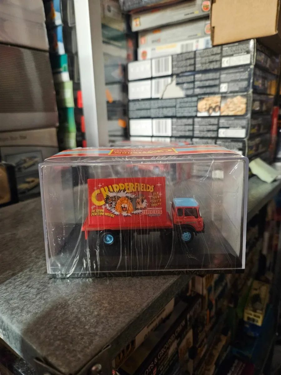 Corgi Oxford Chipperfields Circus Truck